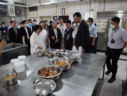 至炊場訪視作業環境